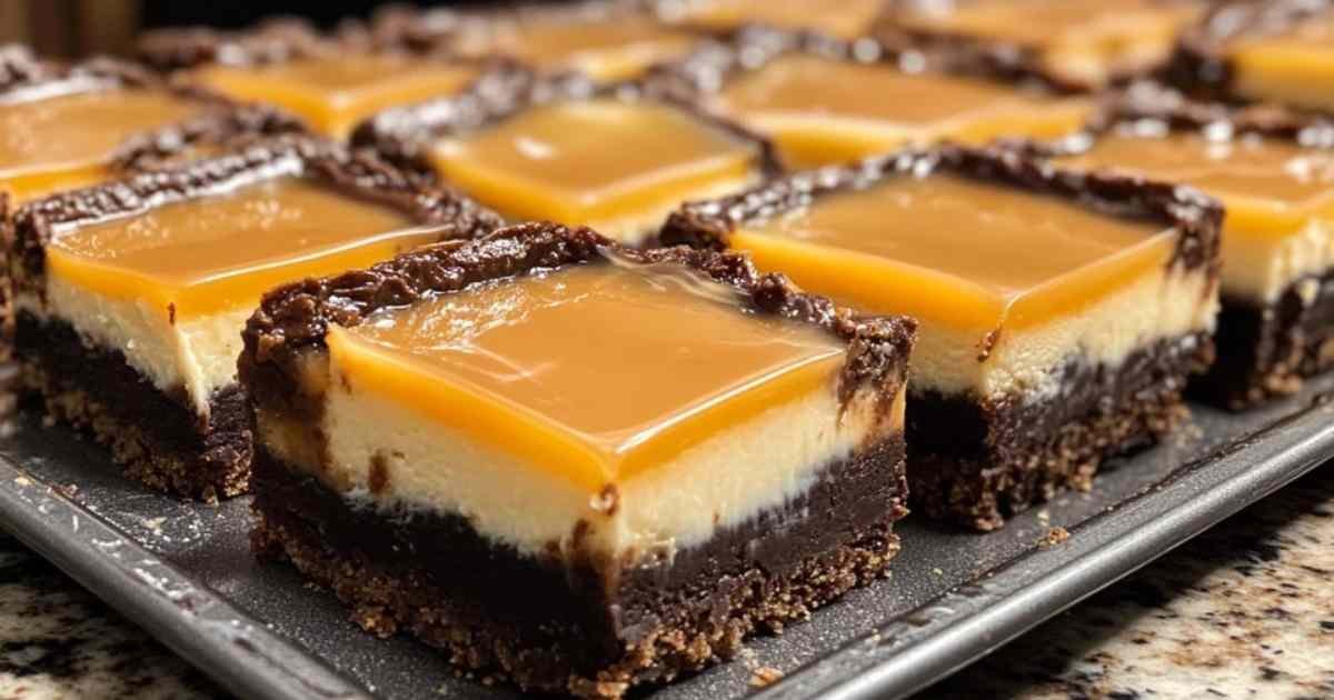 Brownies au cheesecake caramel Milky Way fraîchement coupés