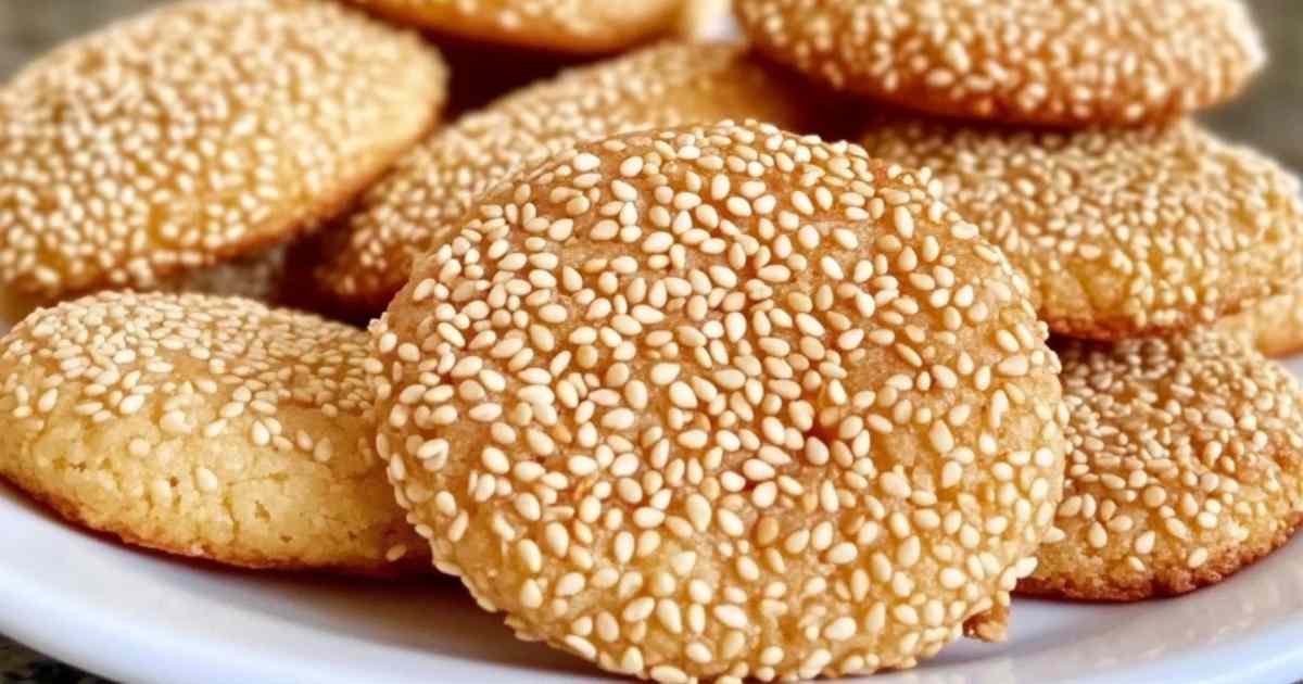 Préparation de la pâte à cookies au sésame avec ingrédients